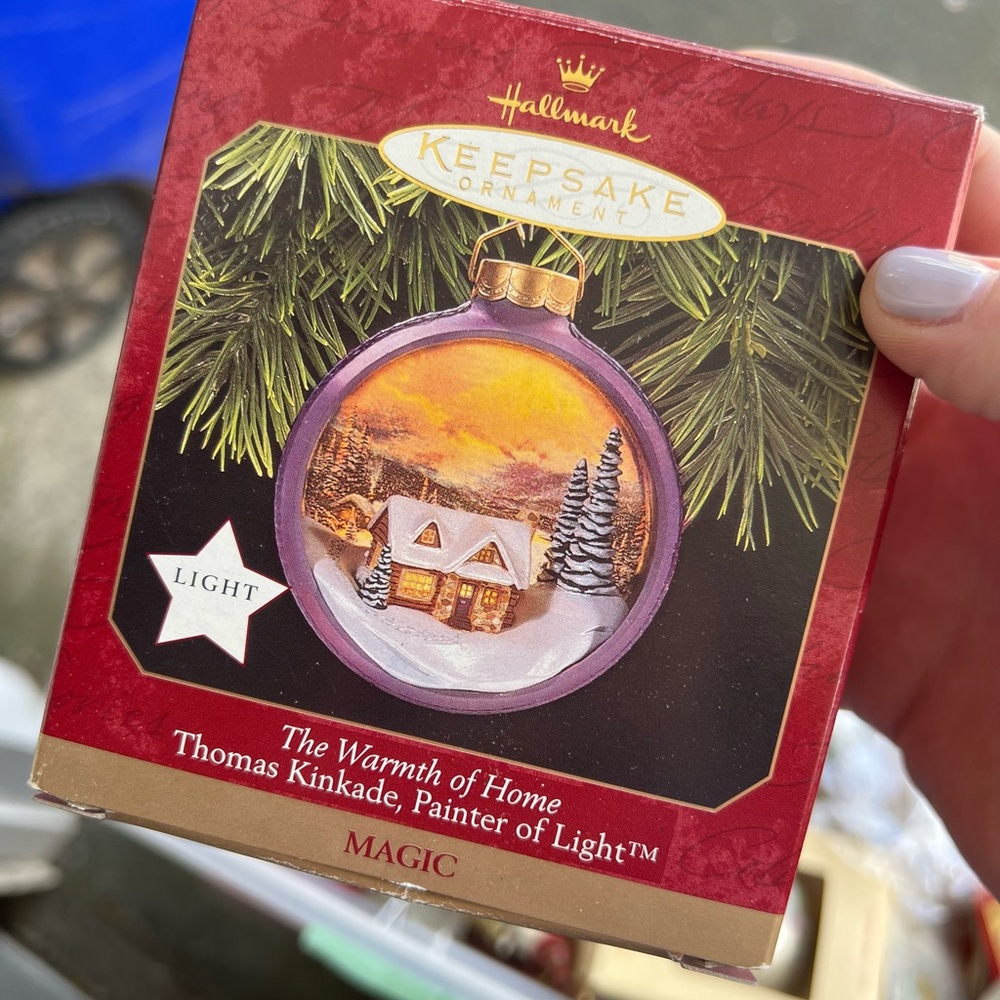 Hallmark Keepsake Ornament - The Warmth of Home